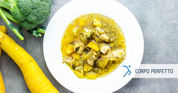 Zuppa di pollo casereccia