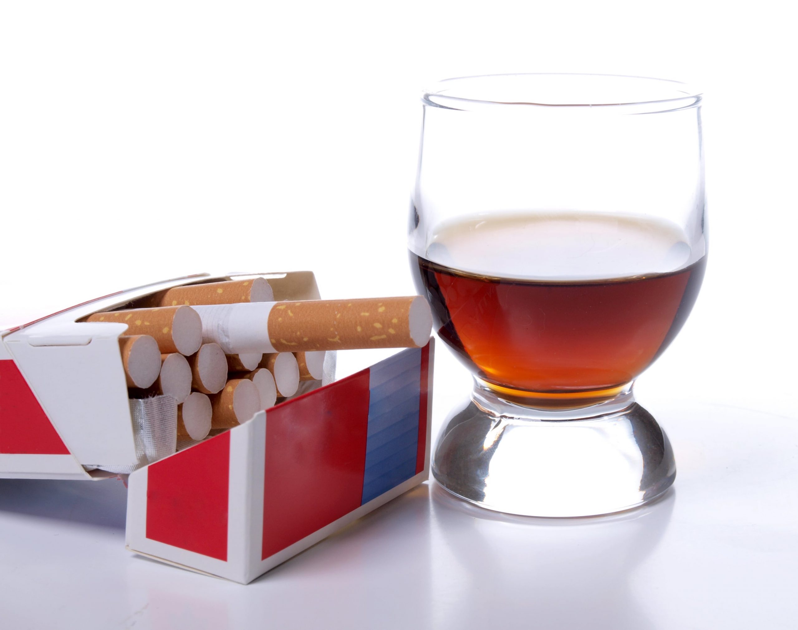 Il fumo e un eccessivo consumo di alcol